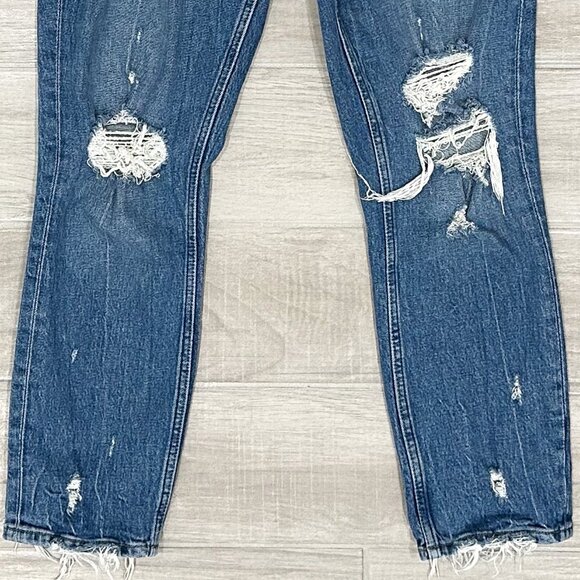 Abercrombie & Fitch High Rise Mom Jean Curve Love in Medium Wash Distressed - Picture 7 of 15